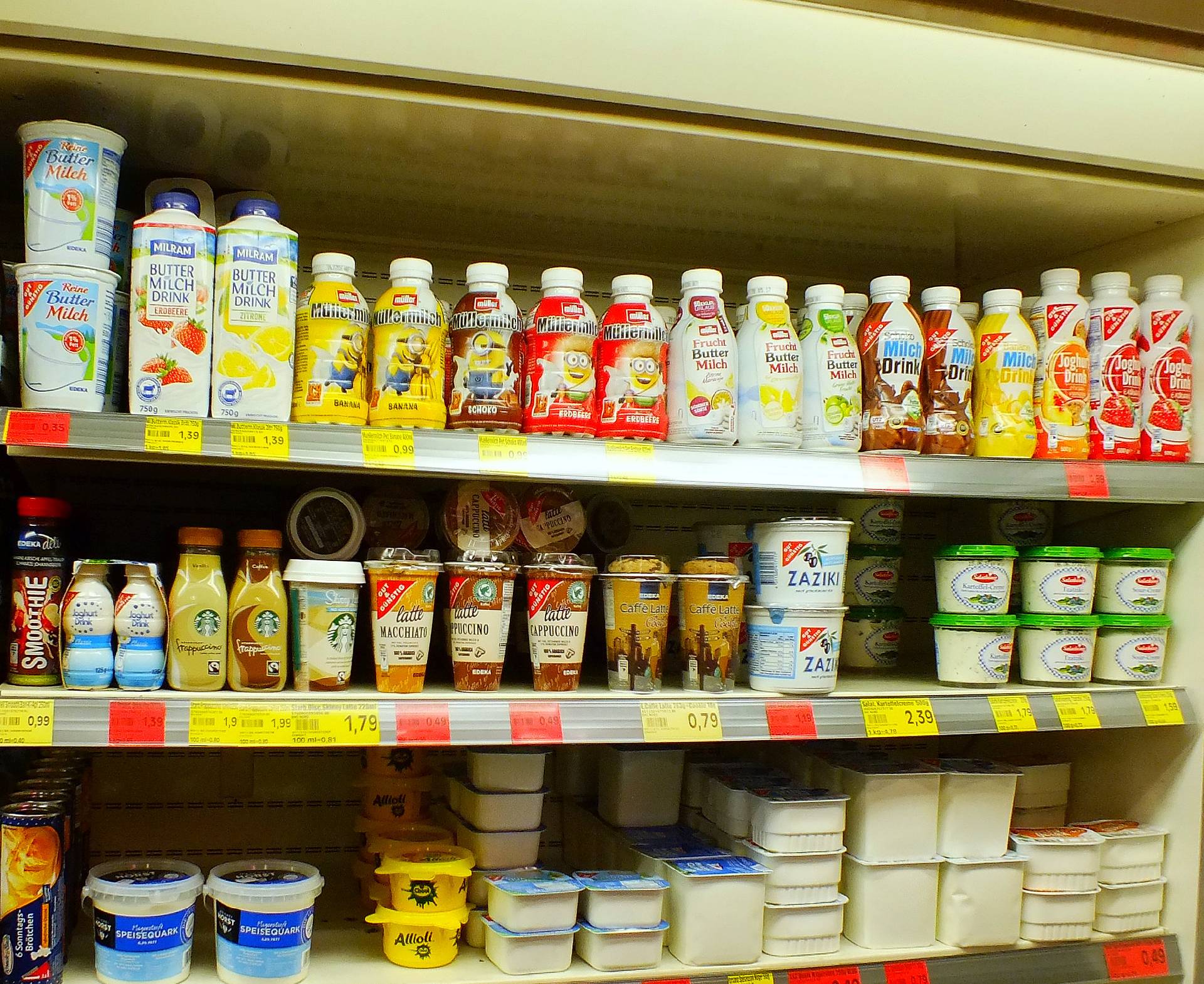 Milchprodukte und Feinkostartikel Milchprodukte und Feinkost