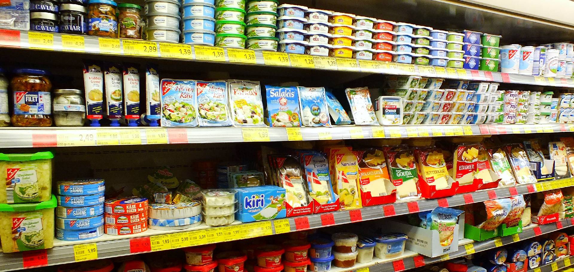 Milchprodukte und Feinkostartikel Milchprodukte und Feinkost